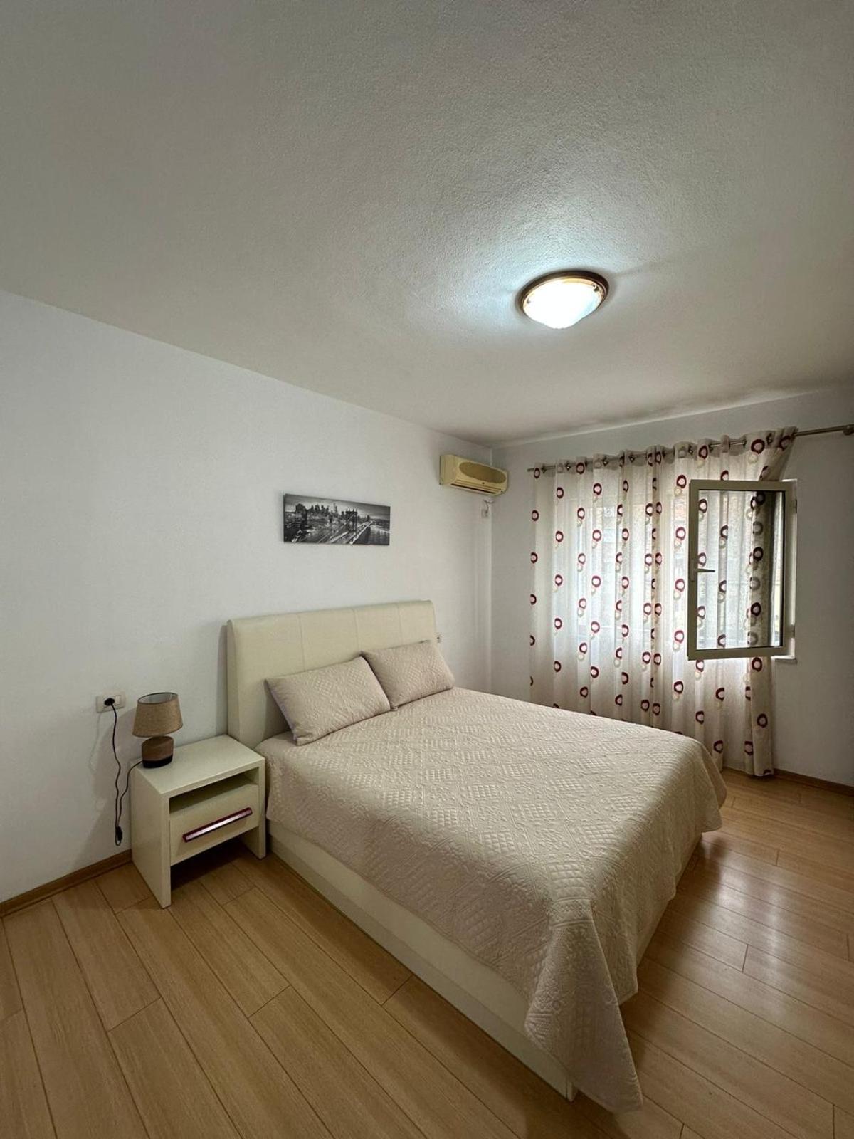 Blloku Family Apartment Tirana Esterno foto